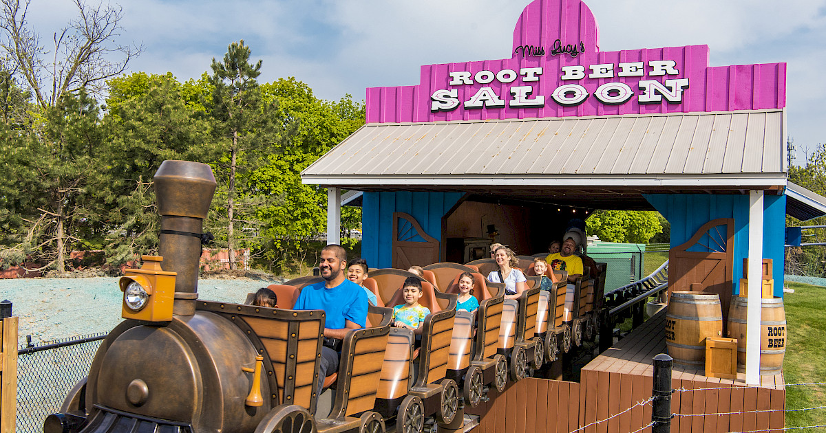 Snoopy‘s Racing Railway - just opened | Art Engineering