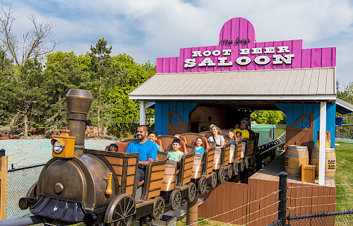 Snoopy‘s Racing Railway - just opened