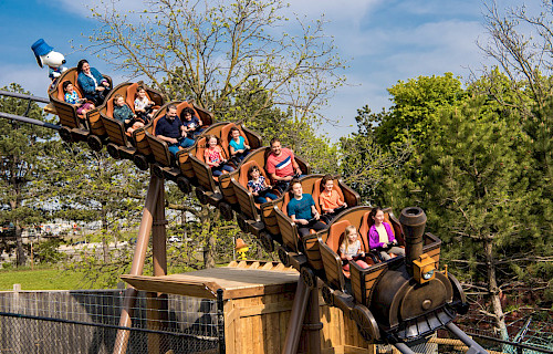 Snoopy‘s Racing Railway - just opened