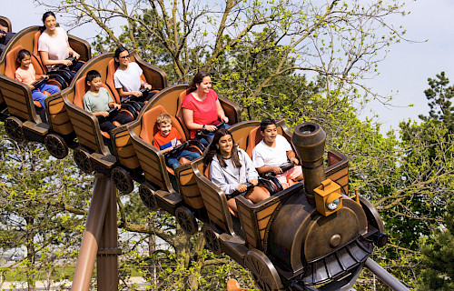 Snoopy‘s Racing Railway - just opened