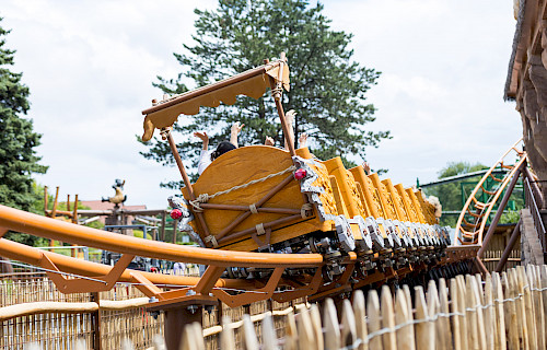 Family Shuttle Launch Coaster